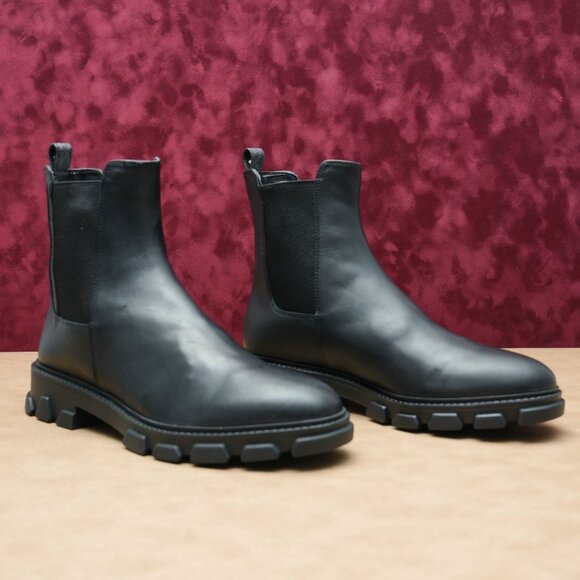 Michael Kors Women Ridley Black Leather Lug Chelsea Ankle Boots sz 9.5 - Picture 1 of 8